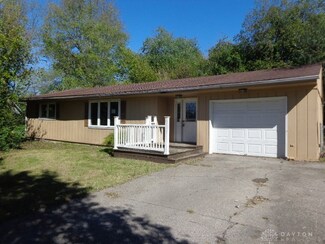 176 Lakeview Dr, Middletown, OH 45044