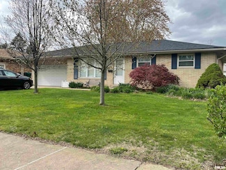 2407 W Overhill Rd, Peoria, IL 61615