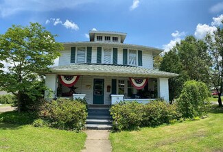 15 S Edwards St, Worthington, IN 47471