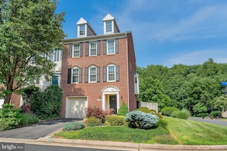 2089 Gillen Ln, Falls Church, VA 22043