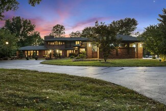 2279 S Inglewood Rd, Springfield, MO 65804