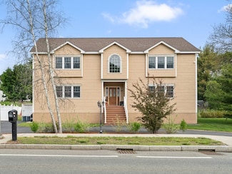 86 Lynn Fells Pkwy, Saugus, MA 01906