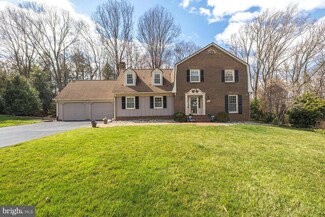 9116 Streamview Ln, Vienna, VA 22182