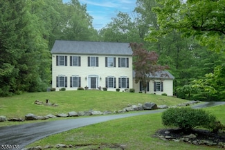 4 Rocky Glen Way, Lebanon, NJ 08833