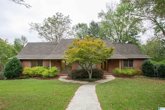 2582 Foothills Dr, Birmingham, AL 35226