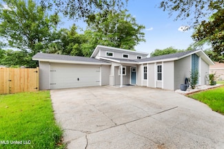 3106 Breezy Hill Ln, Ocean Springs, MS 39564