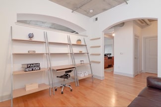 1901 Post Oak Blvd Unit 304, Houston, TX 77056