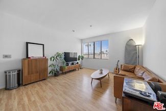 533 S St Andrews Place Unit 420, Los Angeles, CA 90020