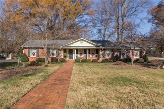 7100 Whitside Ln, Charlotte, NC 28214