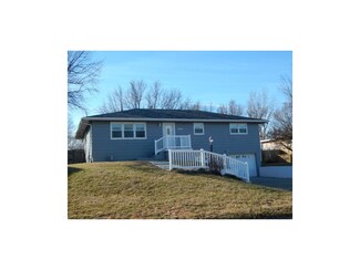 3026 Nanette Dr, Country Club, MO 64506