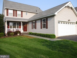 1003 Quail Ct, West Grove, PA 19390