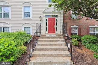 12102 Greenwood Ct Unit 101, Fairfax, VA 22033