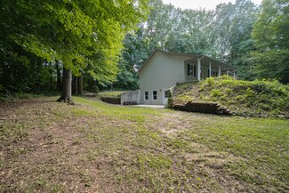 2141 S 33rd St, Galesburg, MI 49053