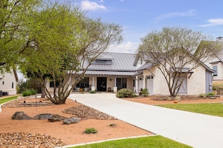 4064 Comanche Trace Dr, Kerrville, TX 78028