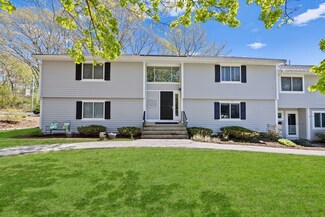 4 Beals Cove Rd Unit B, Hingham, MA 02043