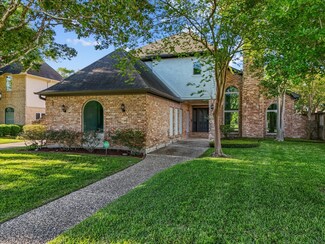 4206 Masters Dr, League City, TX 77573