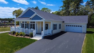 22 Fescue Ln, South Kingstown, RI 02879