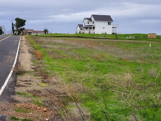 1916 Village Dr, Ione, CA 95640