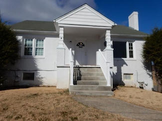 1228 E Washington Ave, Vinton, VA 24179
