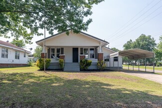 129 N 8th St, Okemah, OK 74859