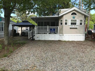 27 Ocean Park Rd Unit 266, Old Orchard Beach, ME 04064