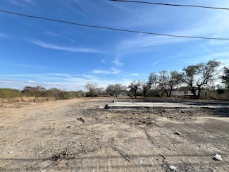 706 E 11th Ave, Zapata, TX 78076
