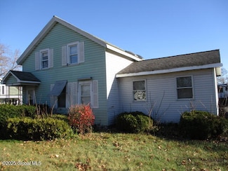 28 Feeder St, Hudson Falls, NY 12839