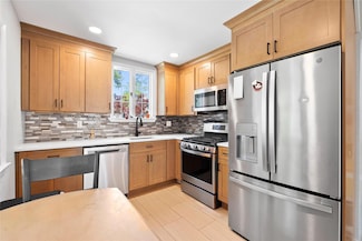 31 Wagon Ln E, Centereach, NY 11720