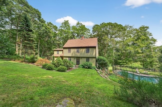 20 Sunrise Trail, East Lyme, CT 06333