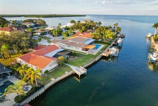 2066 Hawaii Ave NE, Saint Petersburg, FL 33703