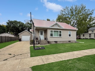 208 S 2nd Ave, Forreston, IL 61030
