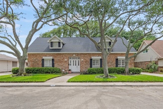 7 Colony Park Cir, Galveston, TX 77551
