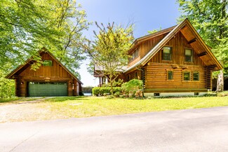 58376 Smith Lake Dr, Dowagiac, MI 49047
