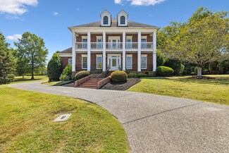 833 Hunters Hill Tr, Old Hickory, TN 37138