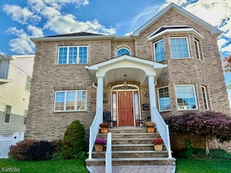 748 6th St, Lyndhurst, NJ 07071