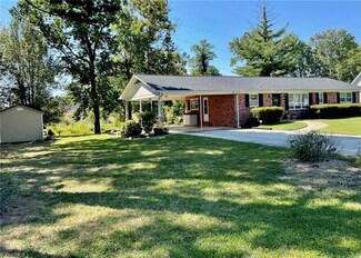 2205 Plainview Dr, High Point, NC 27265