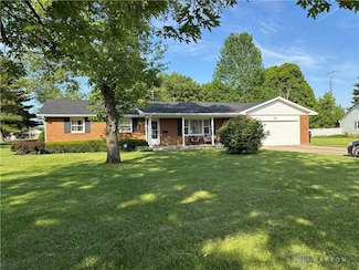 320 San Mar Gale Dr, Sabina, OH 45169