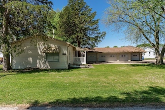 420 N Chestnut St, Byron, IL 61010
