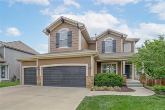 16607 S Lind Rd, Olathe, KS 66062