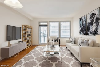 30 Freedomway Unit 101, Jersey City, NJ 07305