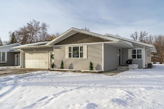 2602 Cherry St, Grand Forks, ND 58201