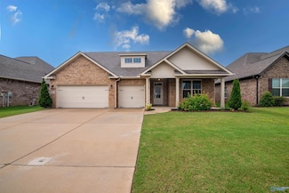 163 Willow Bank Cir, Decatur, AL 35603