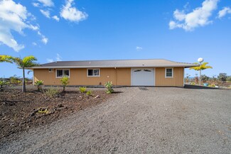 92-8436 Macadamia Dr, Captain Cook, HI 96704