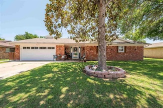 907 S Preston Rd, Burkburnett, TX 76354