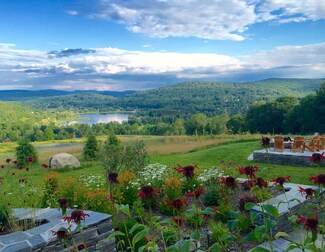 210 Galaxy Hill Ln Unit 4, Quechee, VT 05059