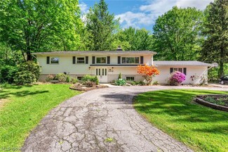 8398 Eaton Dr, Chagrin Falls, OH 44023