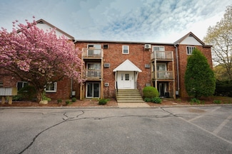 90-92 Sandwich Rd Unit 9C, Buzzards Bay, MA 02532