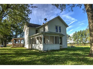 34807 E 275th St, Garden City, MO 64747
