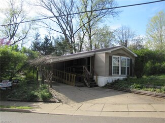 140 School St, Kill Buck, OH 44637