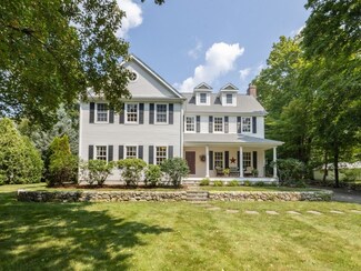 5 Everett St, East Walpole, MA 02032